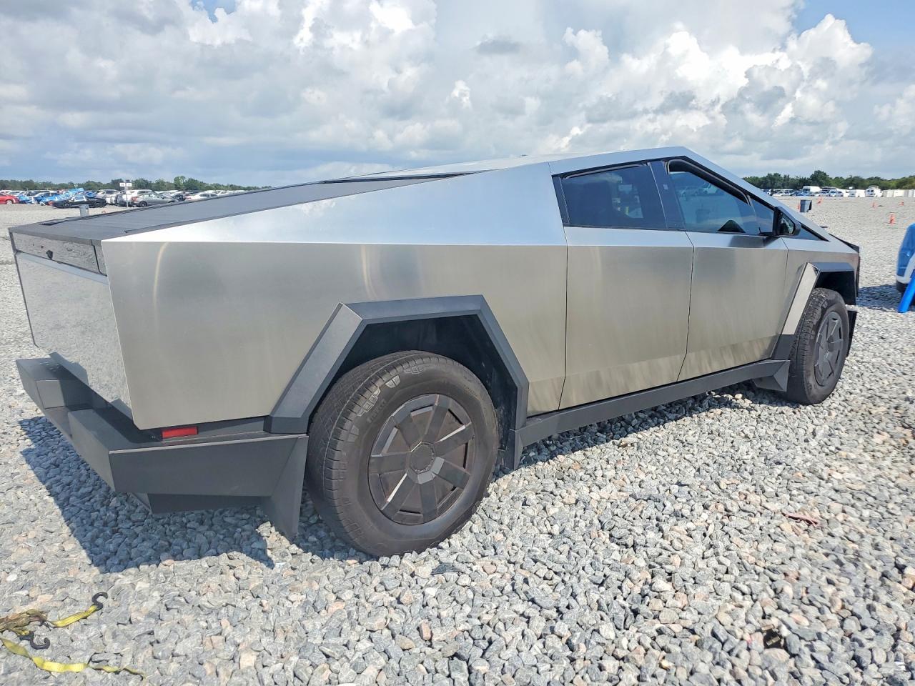 2025 Tesla Cybertruck - Image 3