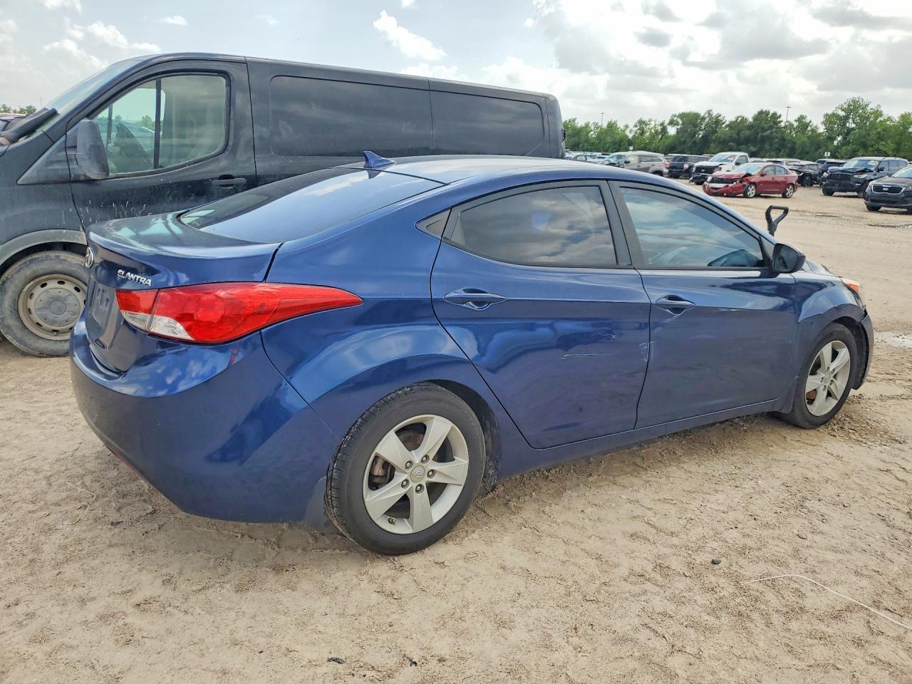 2013 Hyundai Elantra Gls - Фото 3