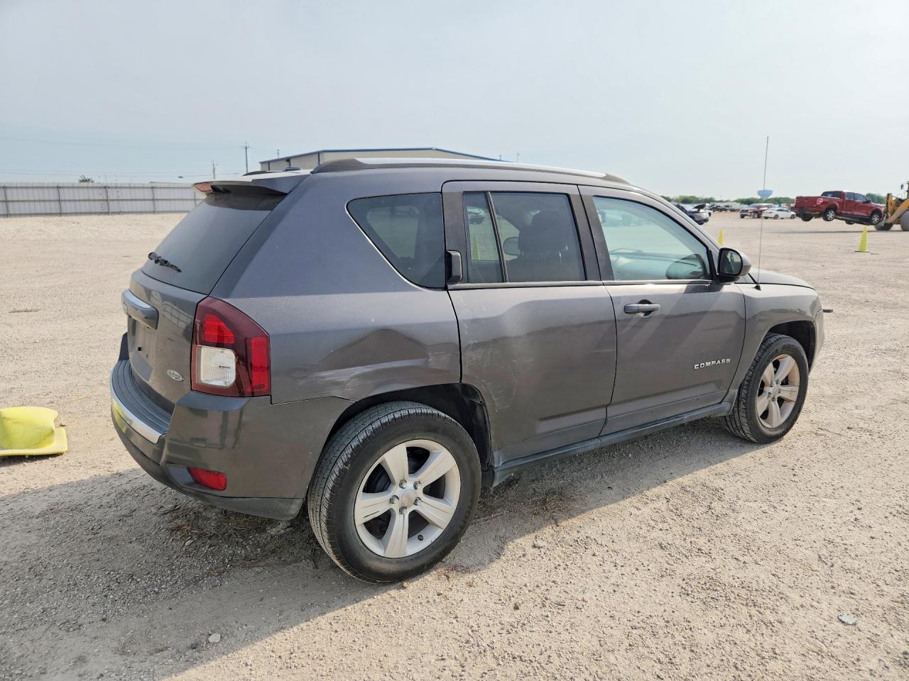 2015 Jeep Compass Latitude - Фото 3