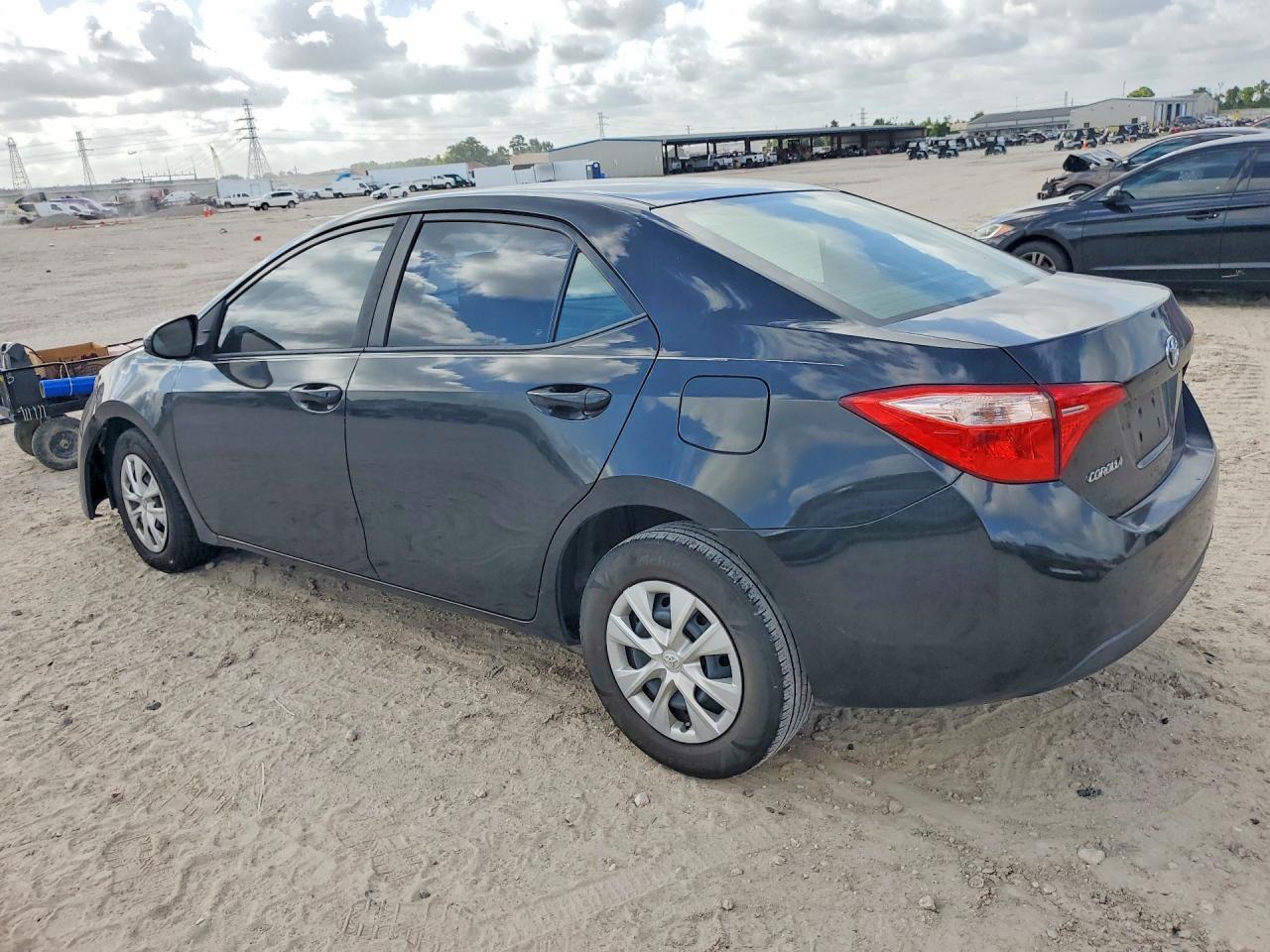 2019 Toyota Corolla L - Фото 2