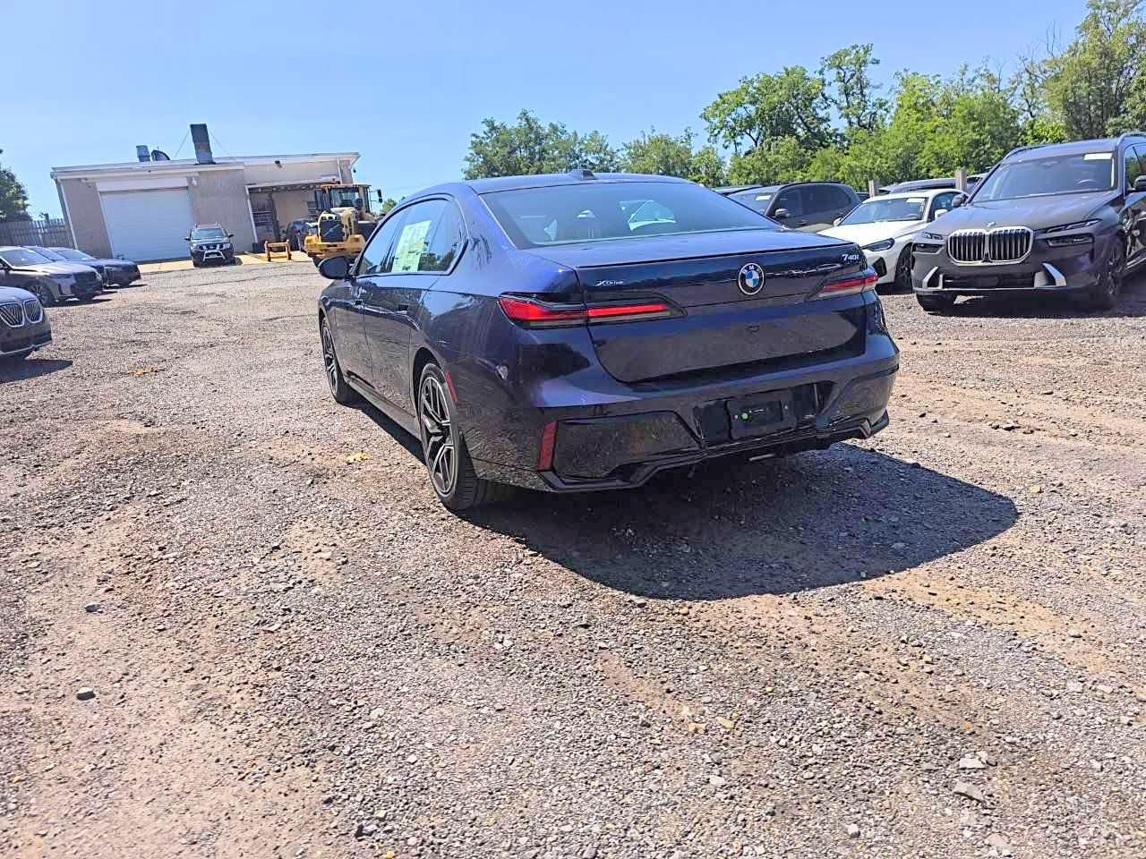 2026 BMW 740 Xi - Image 2
