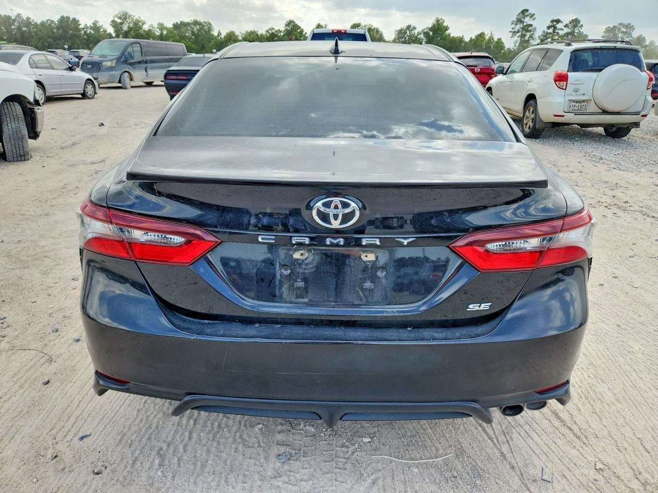 2021 Toyota Camry Se - Image 6