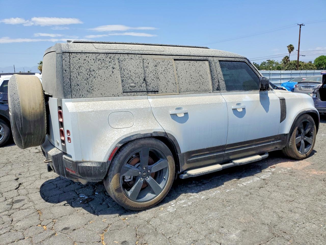 2023 Land Rover Defender 110 X-Dynamic Se - Image 3