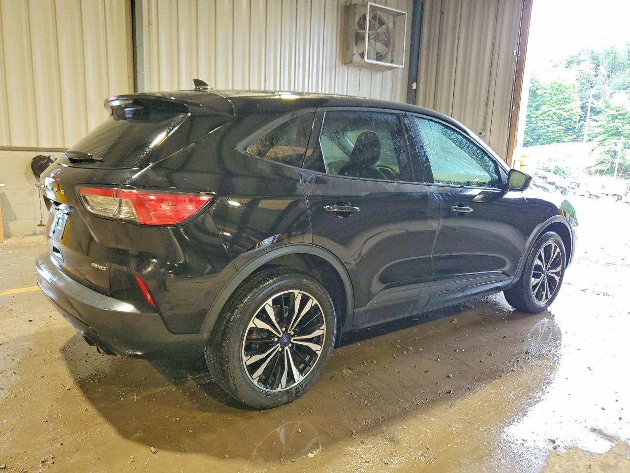 2022 Ford Escape Se - Фото 3
