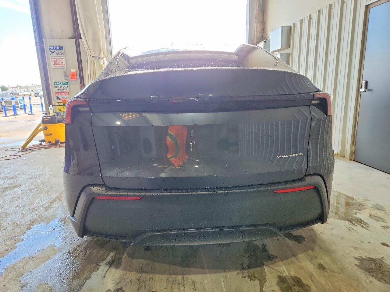 2026 Tesla Model Y - Фото 6