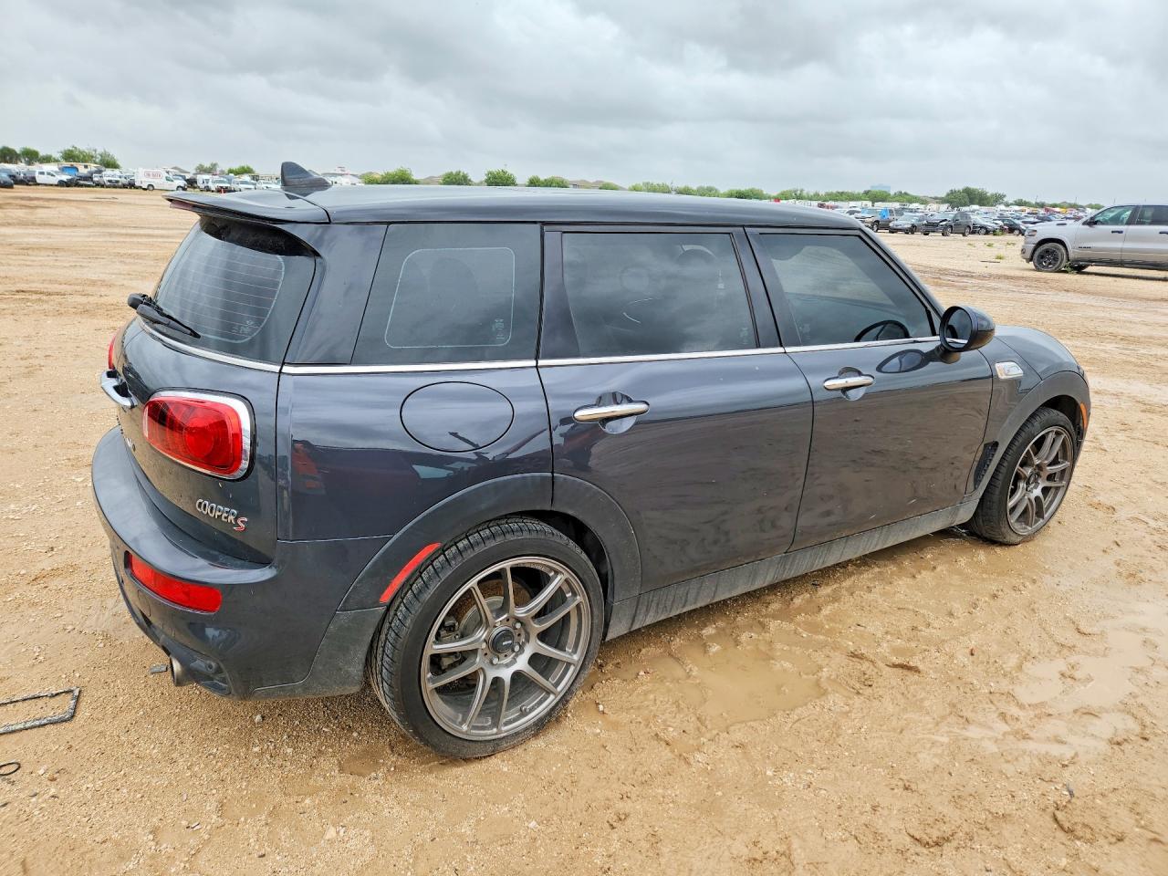 2018 Mini Cooper S Clubman - Image 3