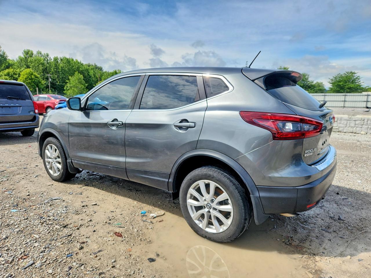 2020 Nissan Rogue Sport S - Фото 2
