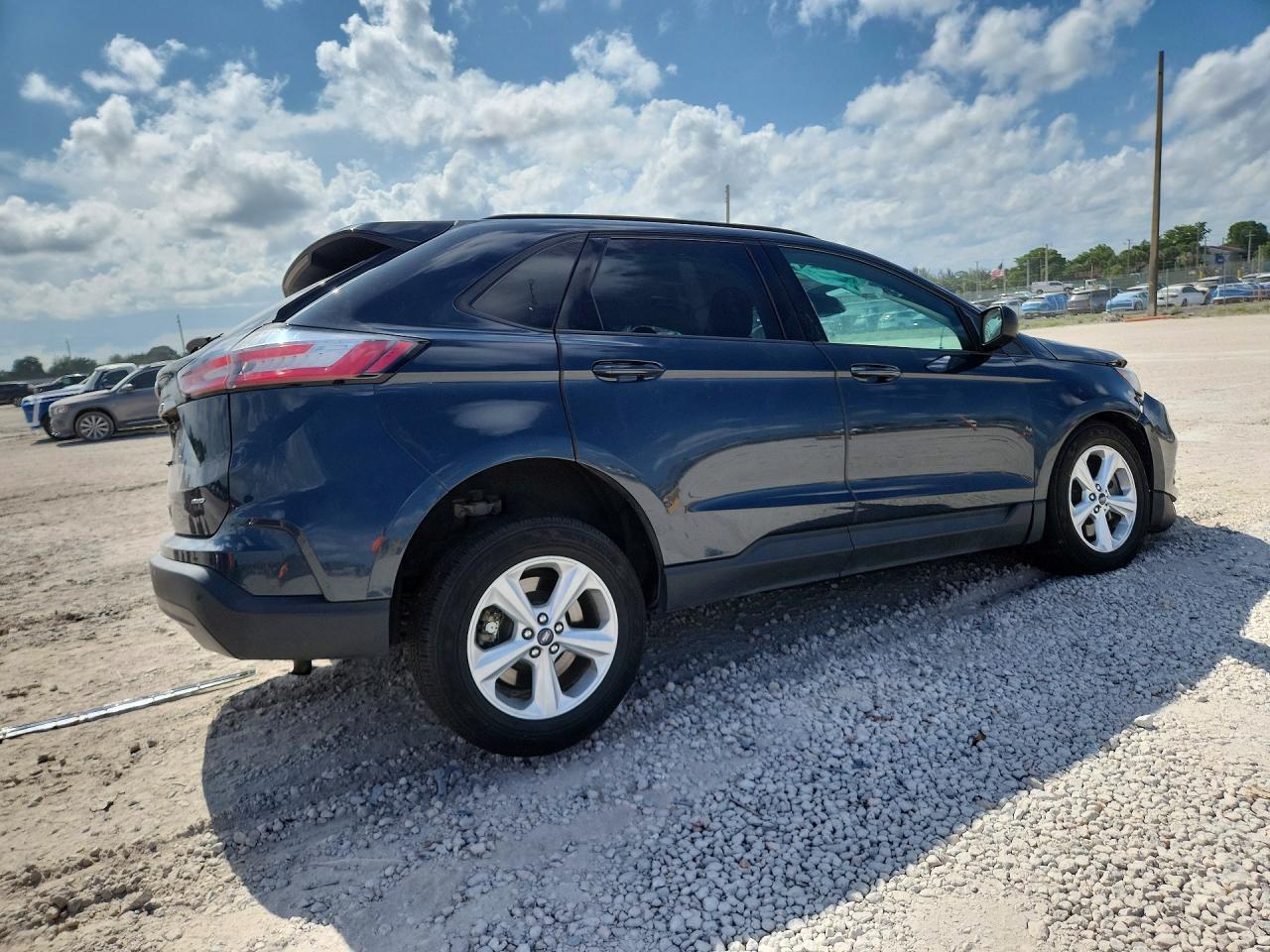 2022 Ford Edge Se - Фото 3
