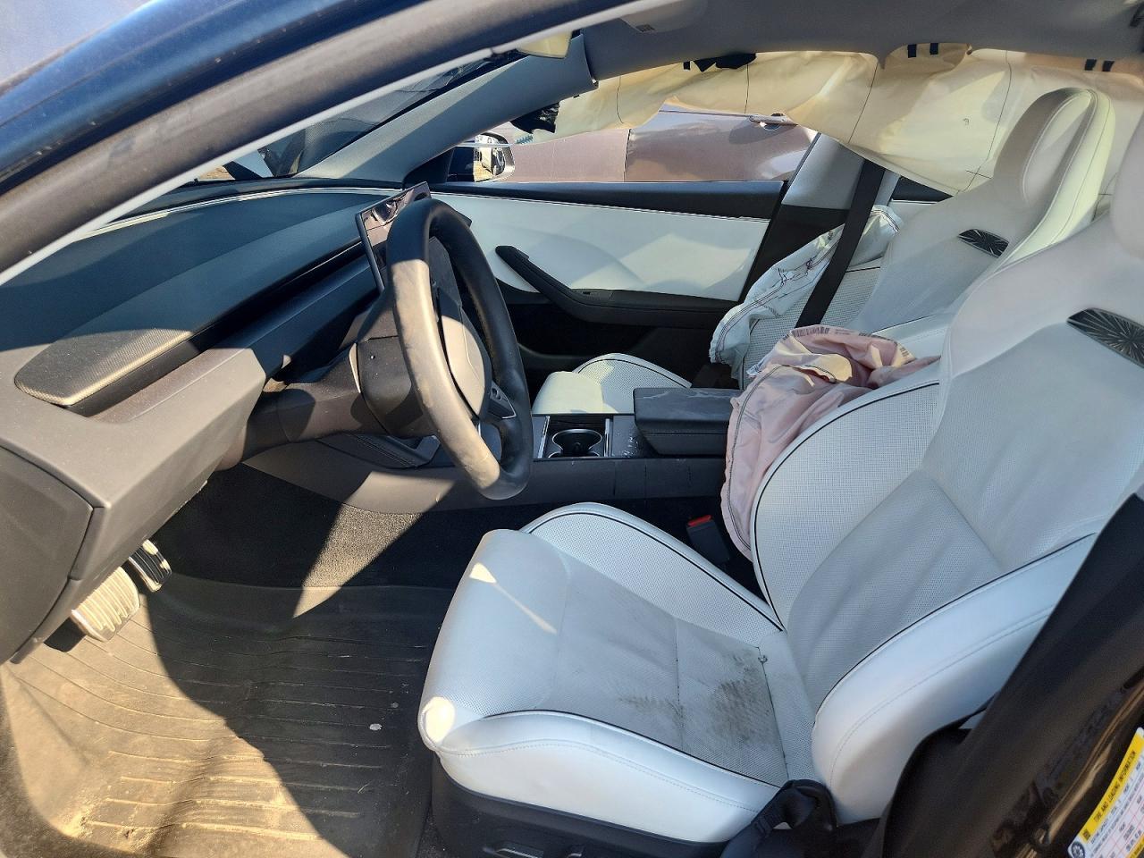 2024 Tesla Model 3 - Фото 7