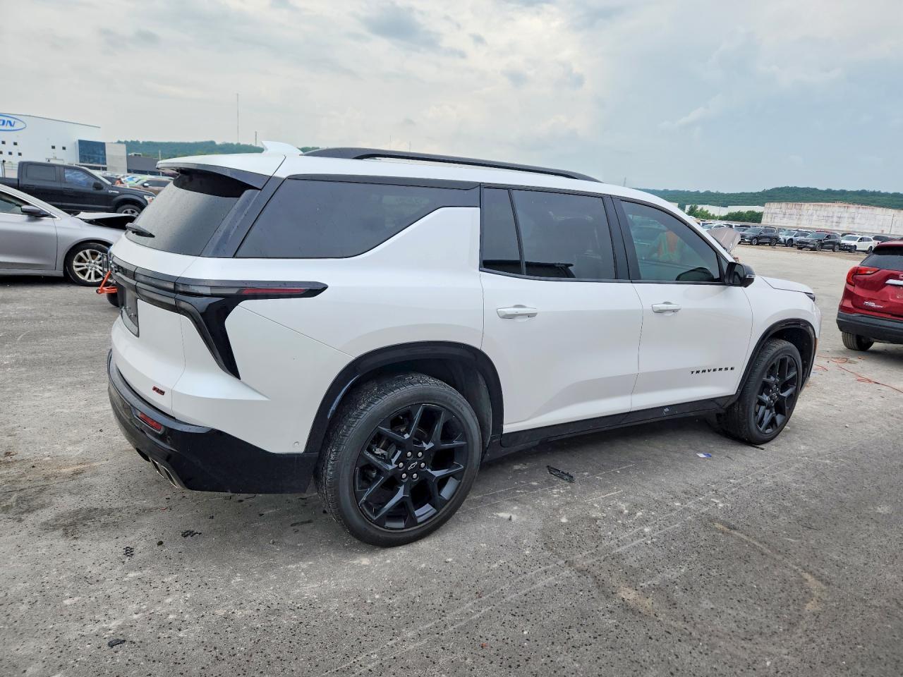 2024 Chevrolet Traverse Rs - Фото 3
