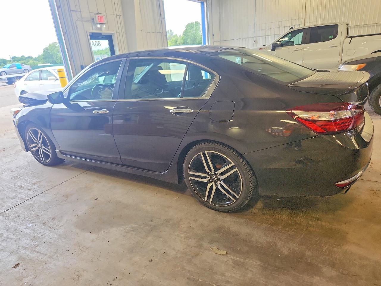 2017 Honda Accord Sport - Фото 2