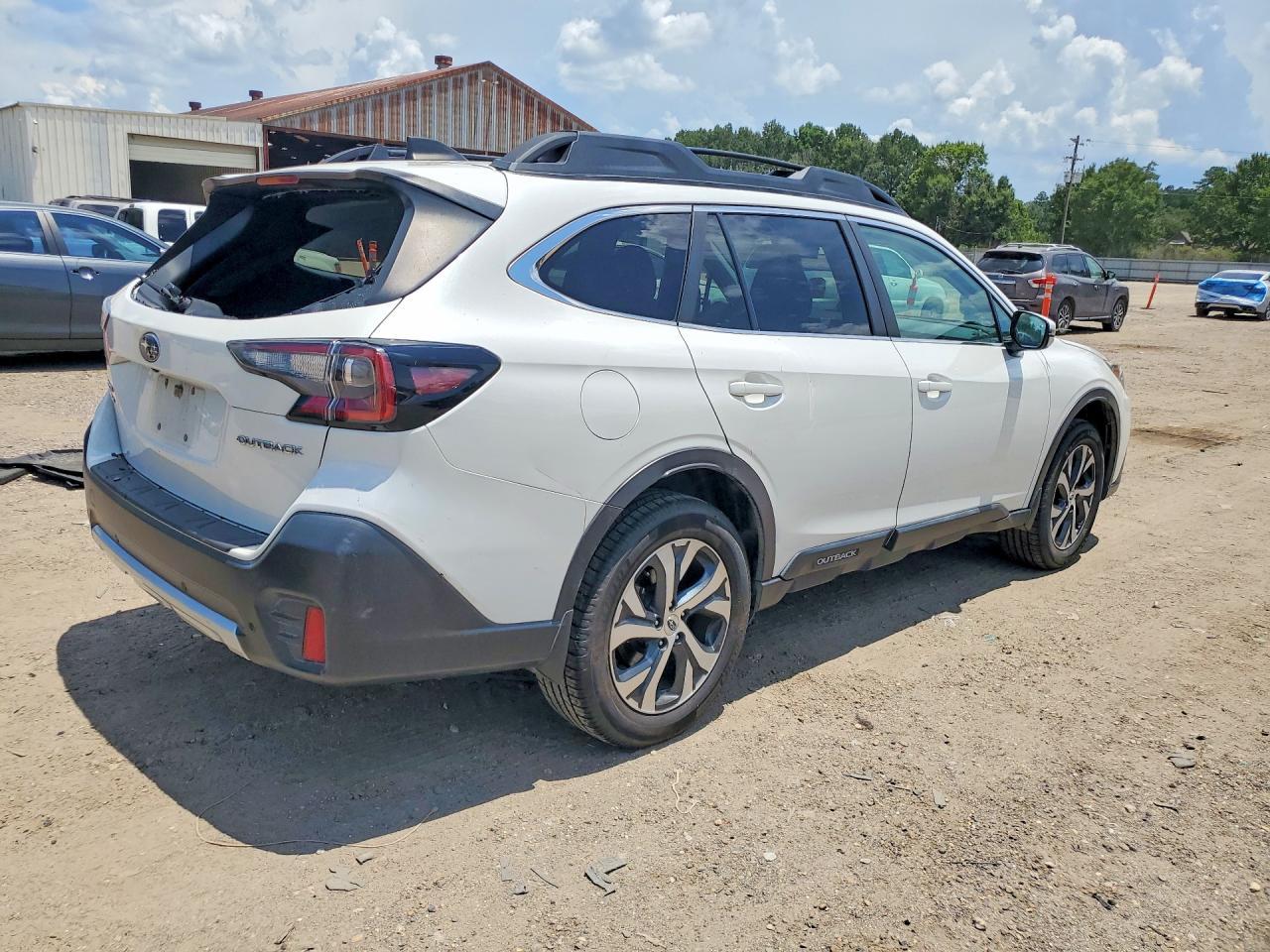 2020 Subaru Outback Limited - Фото 3