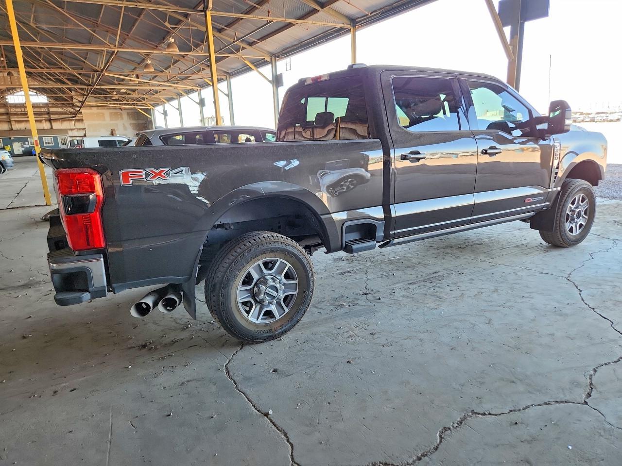 2025 Ford F350 Super Duty - Фото 3