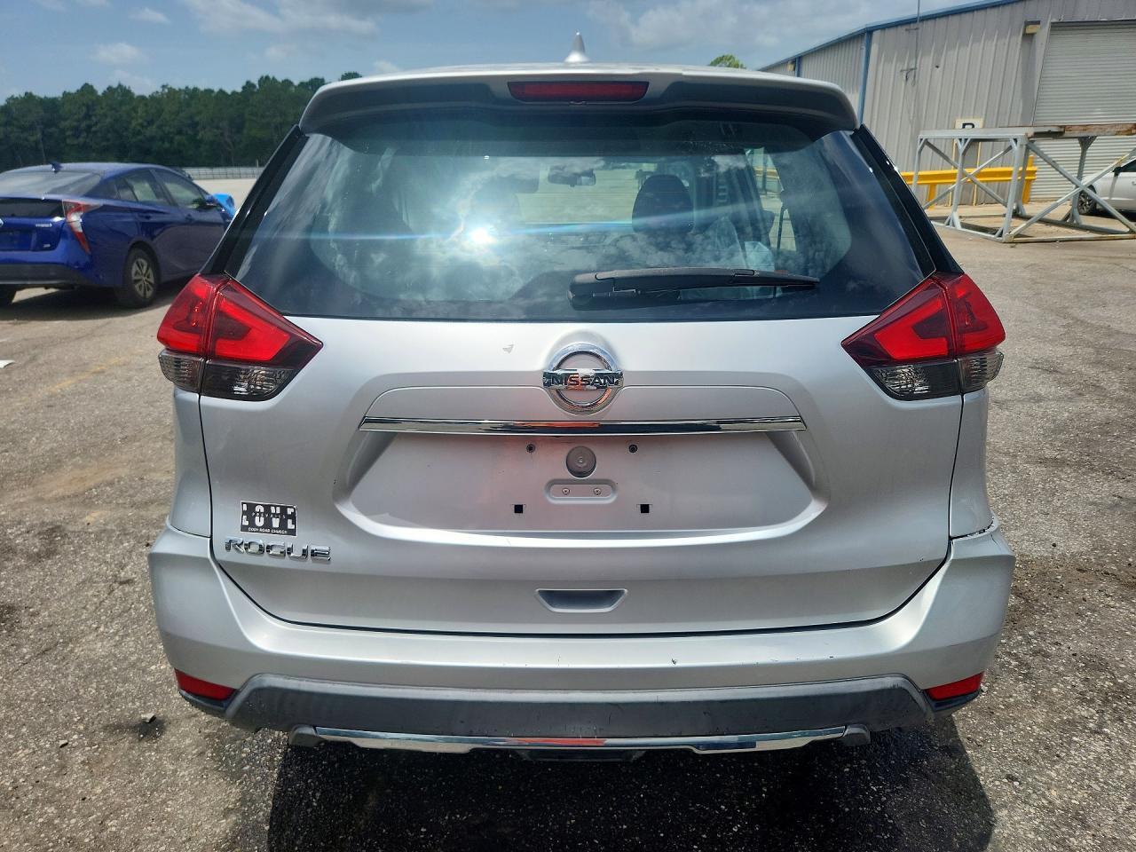 2018 Nissan Rogue - Image 6