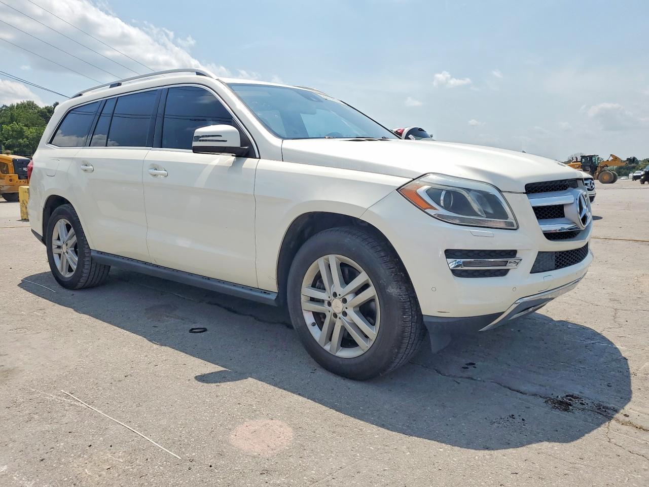 2013 Mercedes-Benz Gl 450 4Matic - Image 4