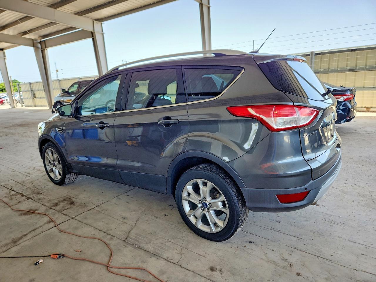 2015 Ford Escape Titanium - Фото 2