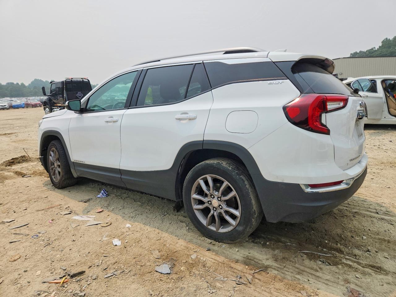 2022 GMC Terrain Slt - Фото 2