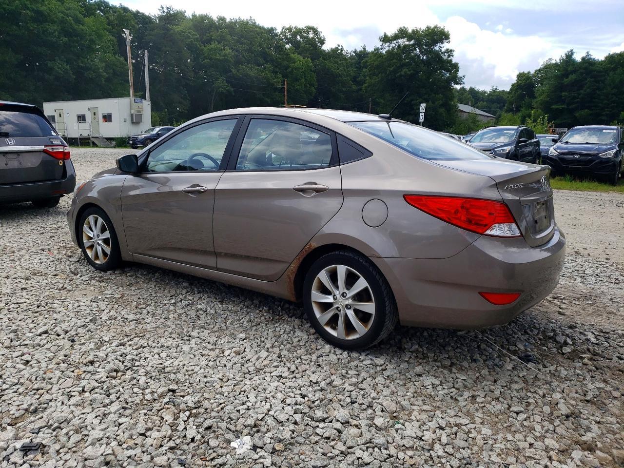 2013 Hyundai Accent Gls - Image 2