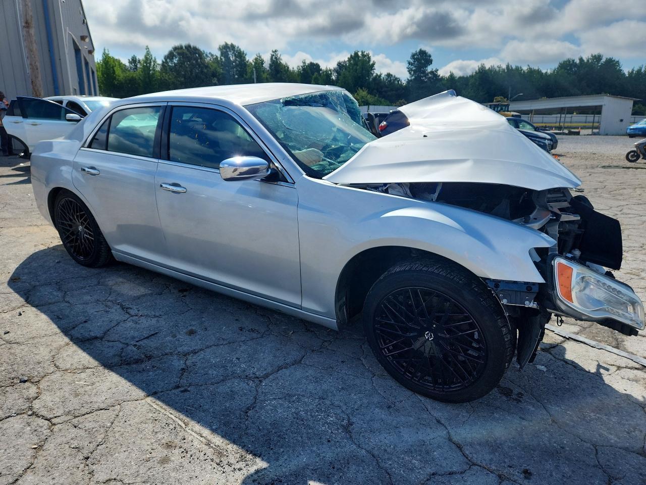 2012 Chrysler 300C - Фото 4