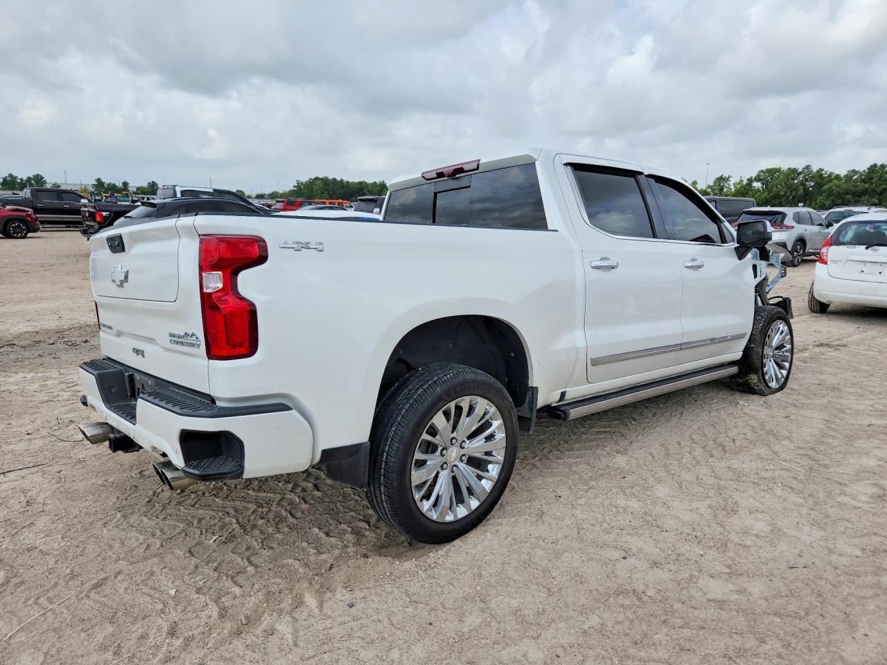 2023 Chevrolet Silverado K1500 High Country - Фото 3