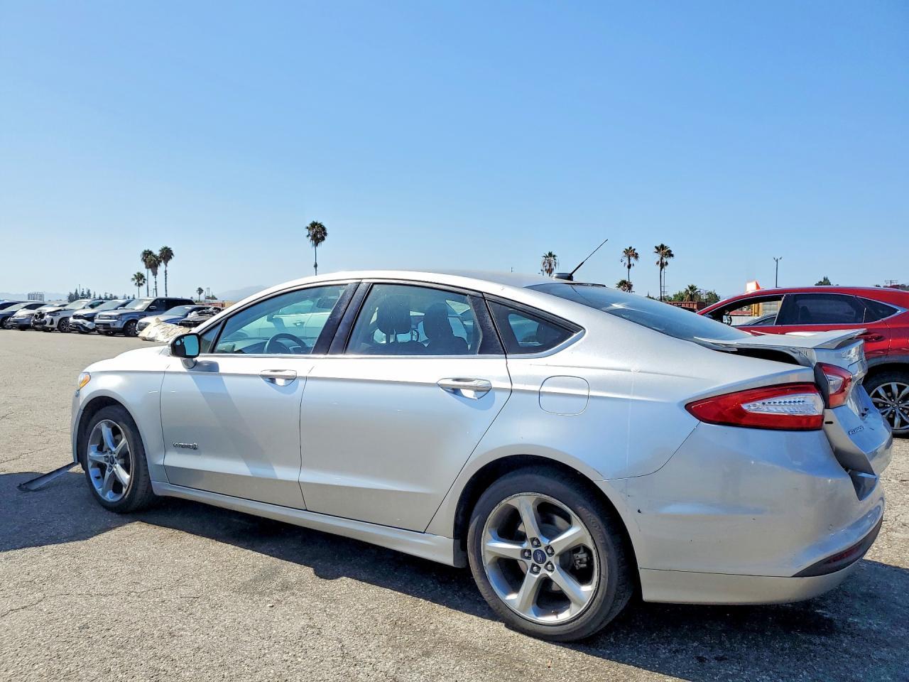 2014 Ford Fusion Se Hybrid - Image 2