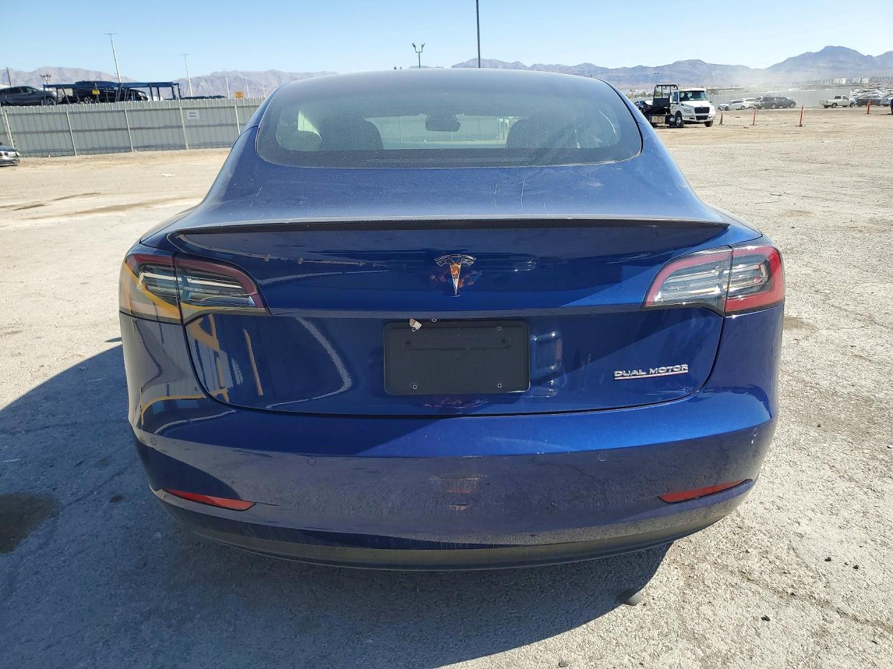 2020 Tesla Model 3 - Фото 6