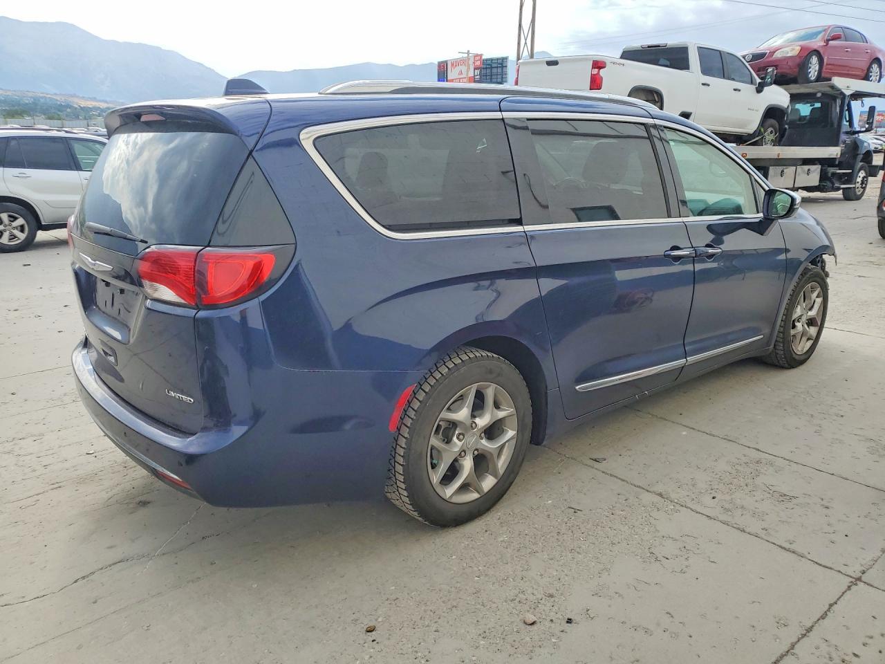 2018 Chrysler Pacifica Limited - Фото 3