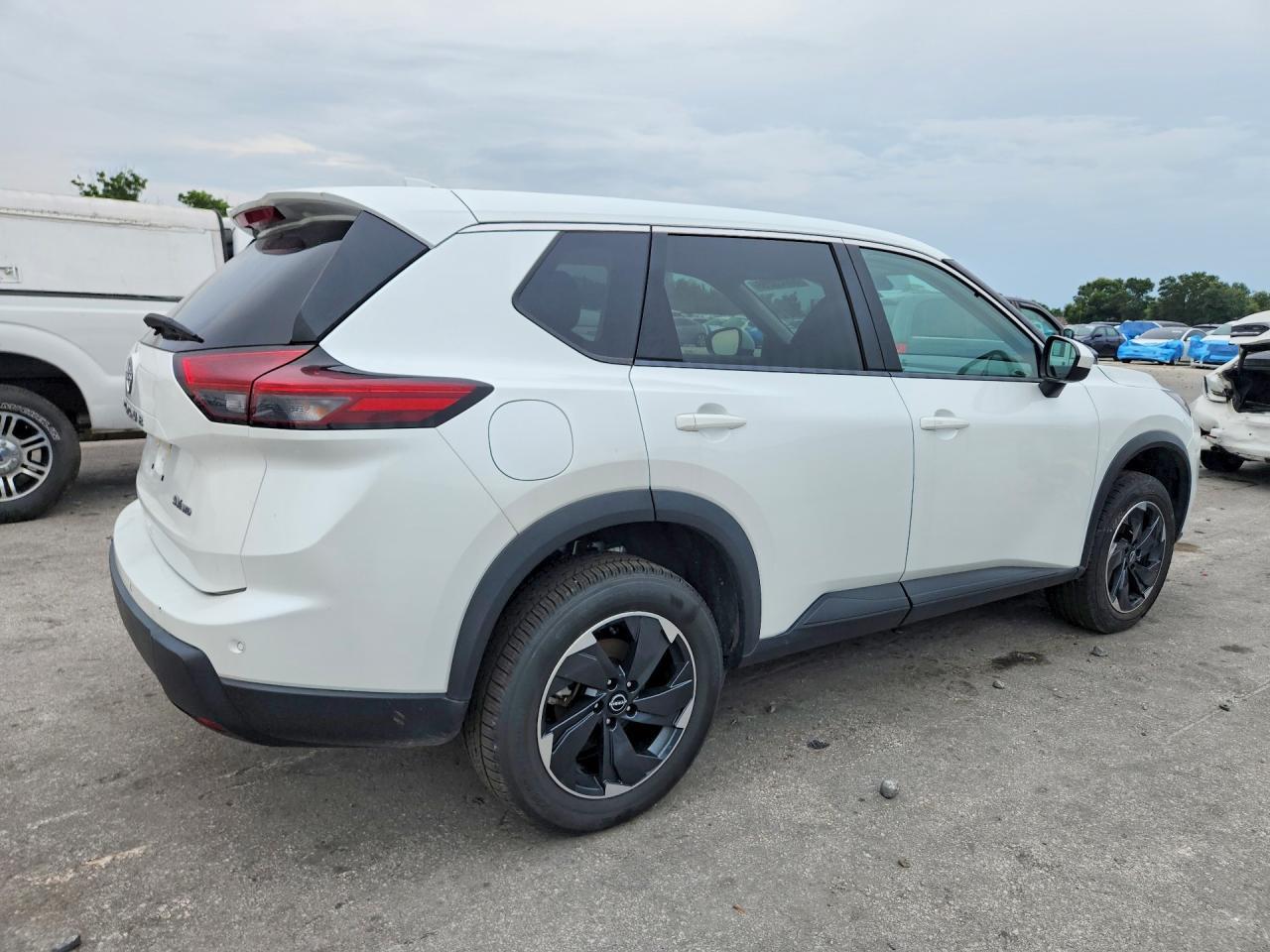 2024 Nissan Rogue Sv - Фото 3