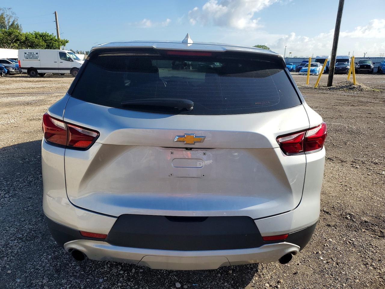 2020 Chevrolet Blazer L - Image 6