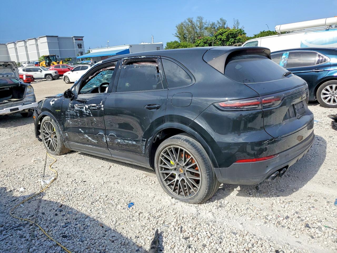 2023 Porsche Cayenne E-Hybrid - Фото 2