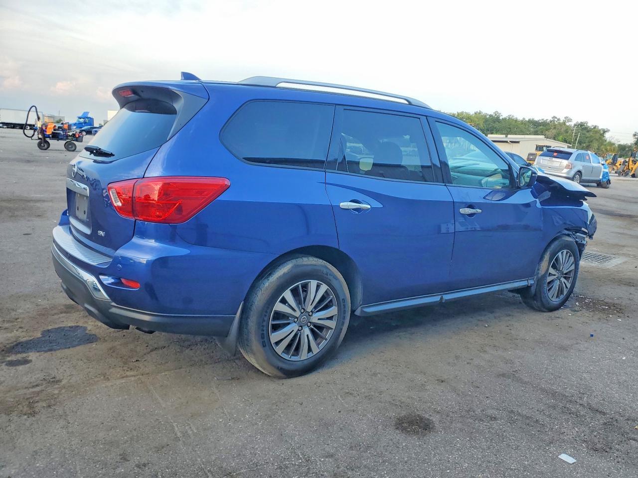 2020 Nissan Pathfinder Sv - Фото 3