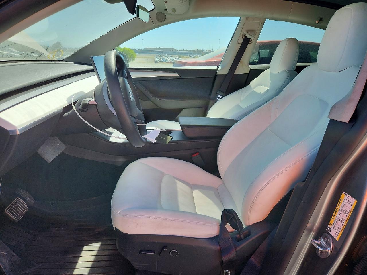2025 Tesla Model Y - Фото 7