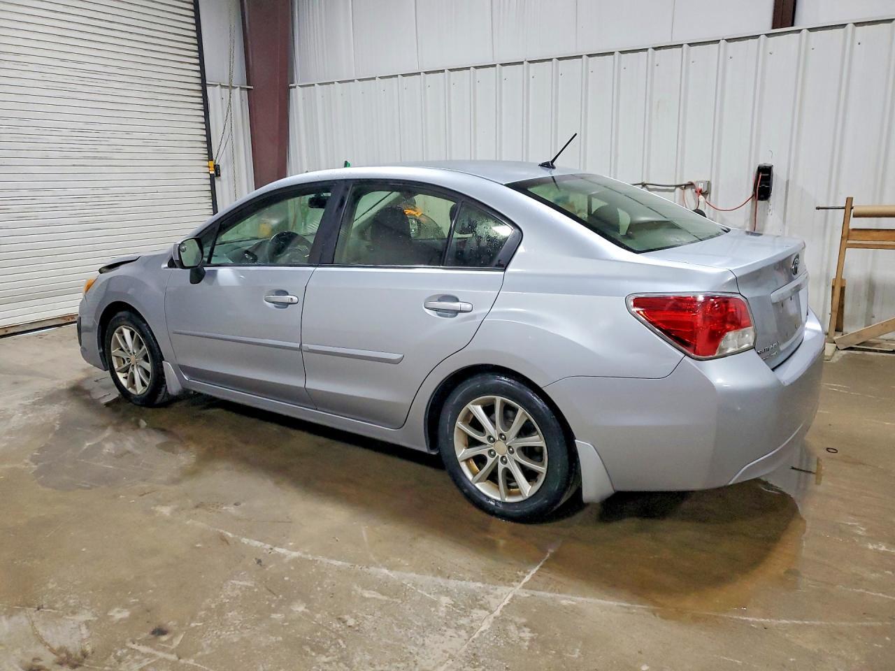 2014 Subaru Impreza Premium - Фото 2