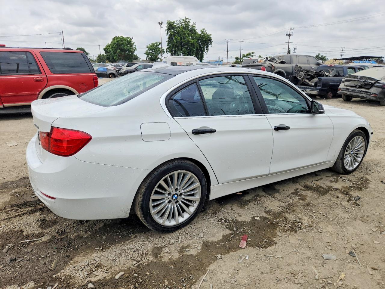 2012 BMW 328 I - Фото 3