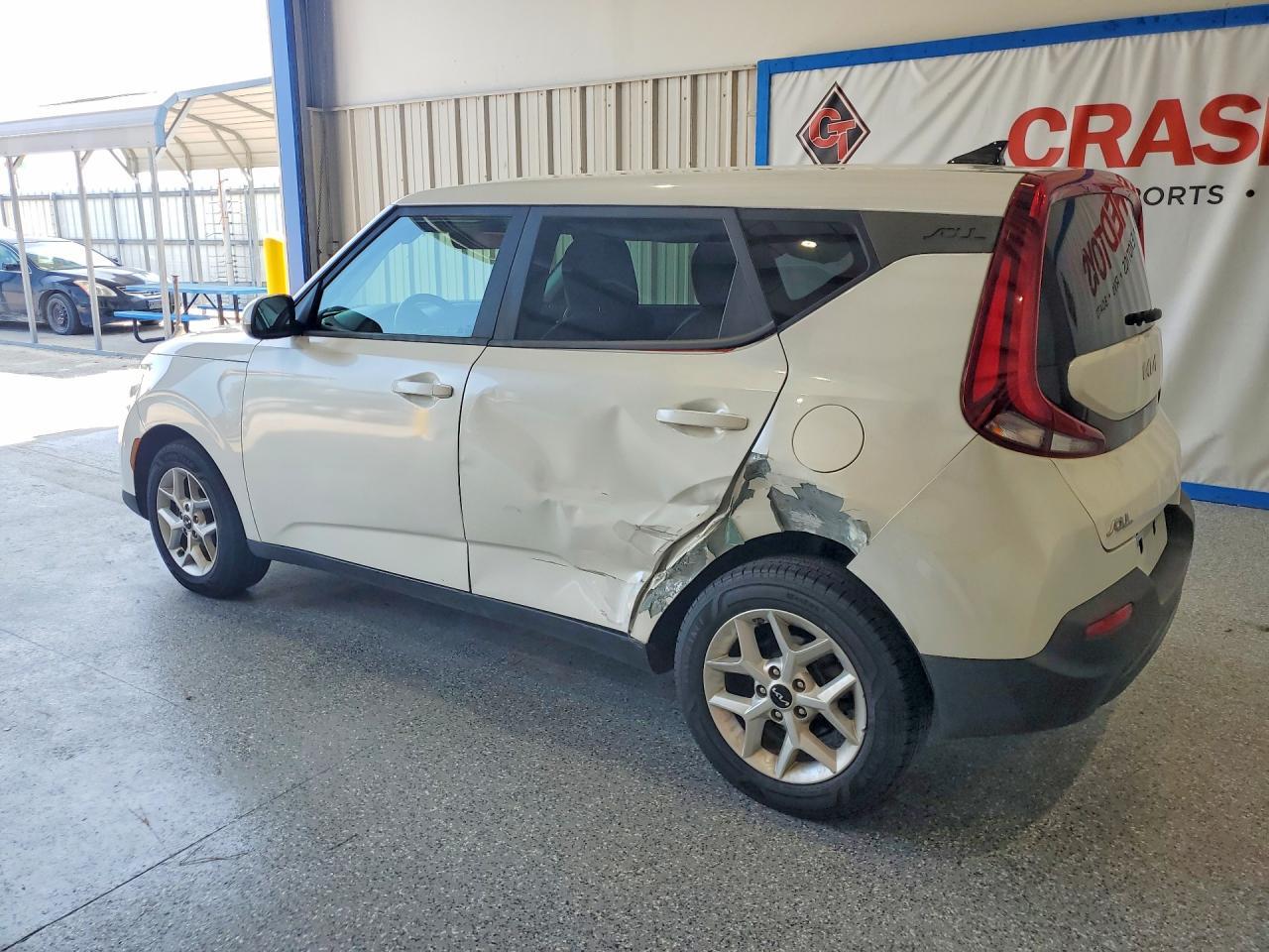 2022 Kia Soul Lx - Image 2