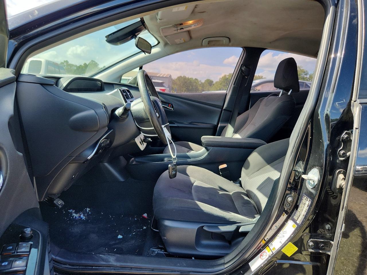 2017 Toyota Prius Two - Фото 7