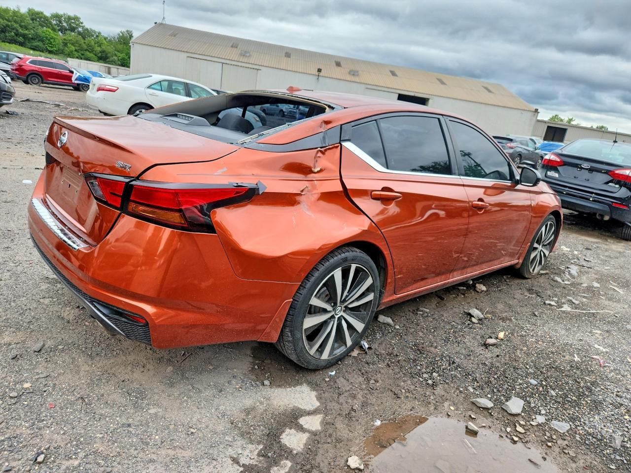 2021 Nissan Altima Sr - Фото 3