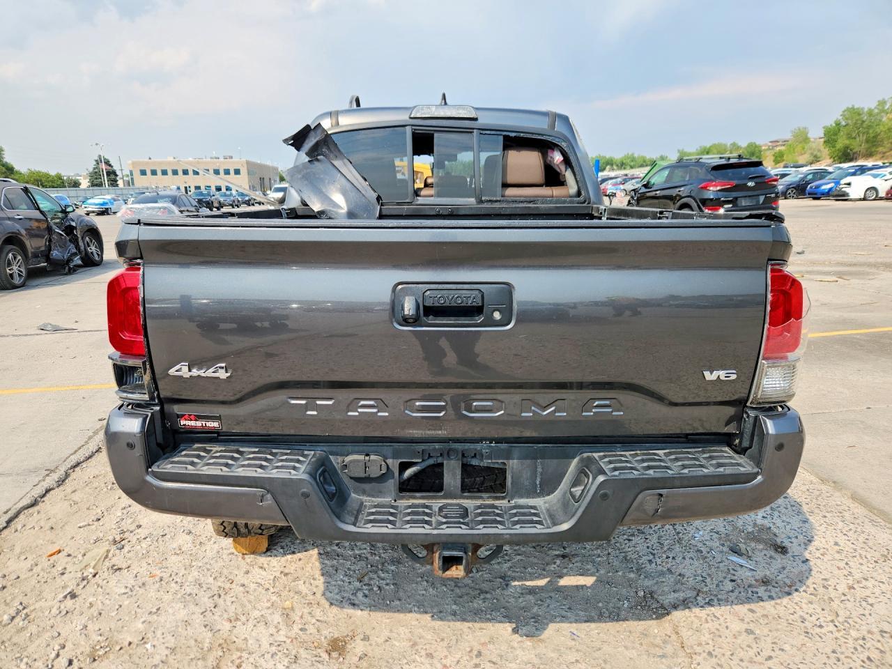 2016 Toyota Tacoma Limited - Фото 6