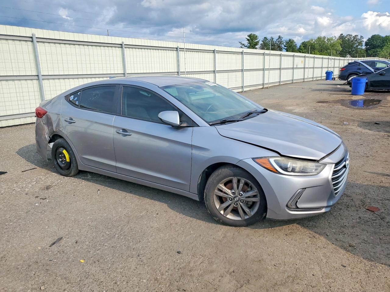 2017 Hyundai Elantra Se - Image 4