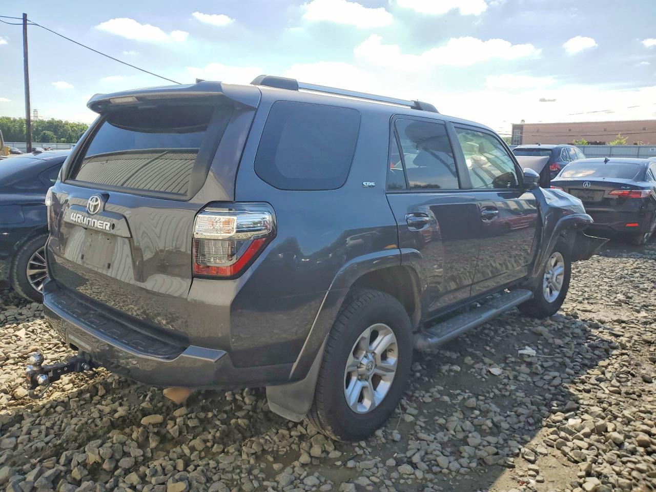 2021 Toyota 4Runner Sr5 - Фото 3