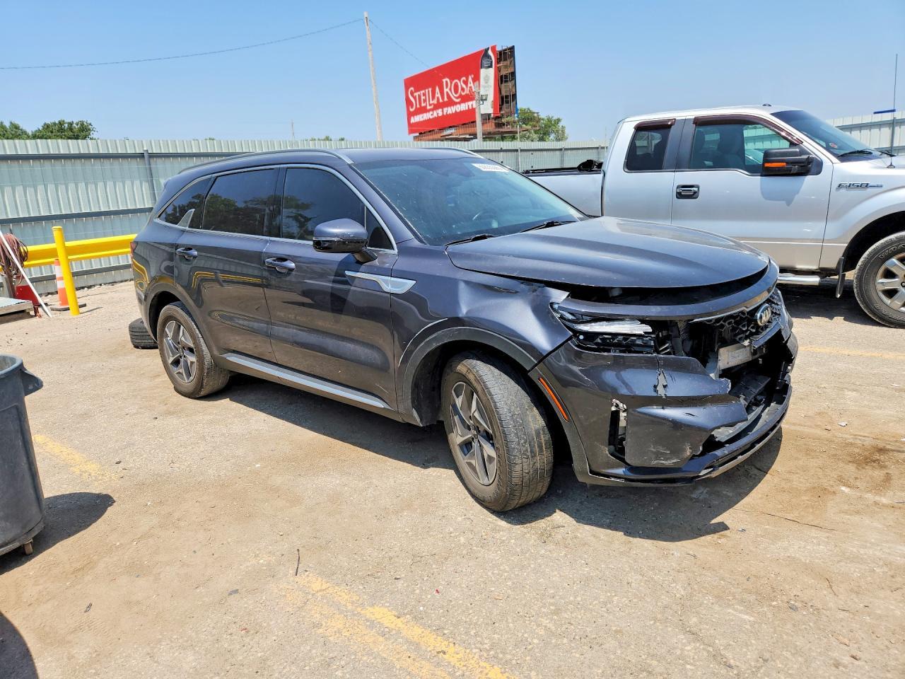2021 Kia Sorento S - Фото 4