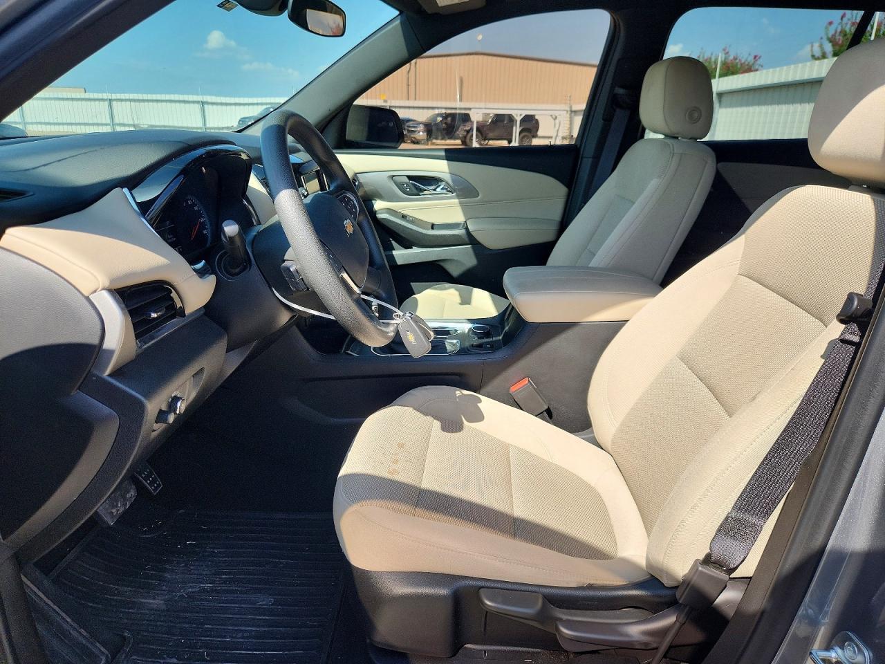 2023 Chevrolet Traverse Ls - Фото 7
