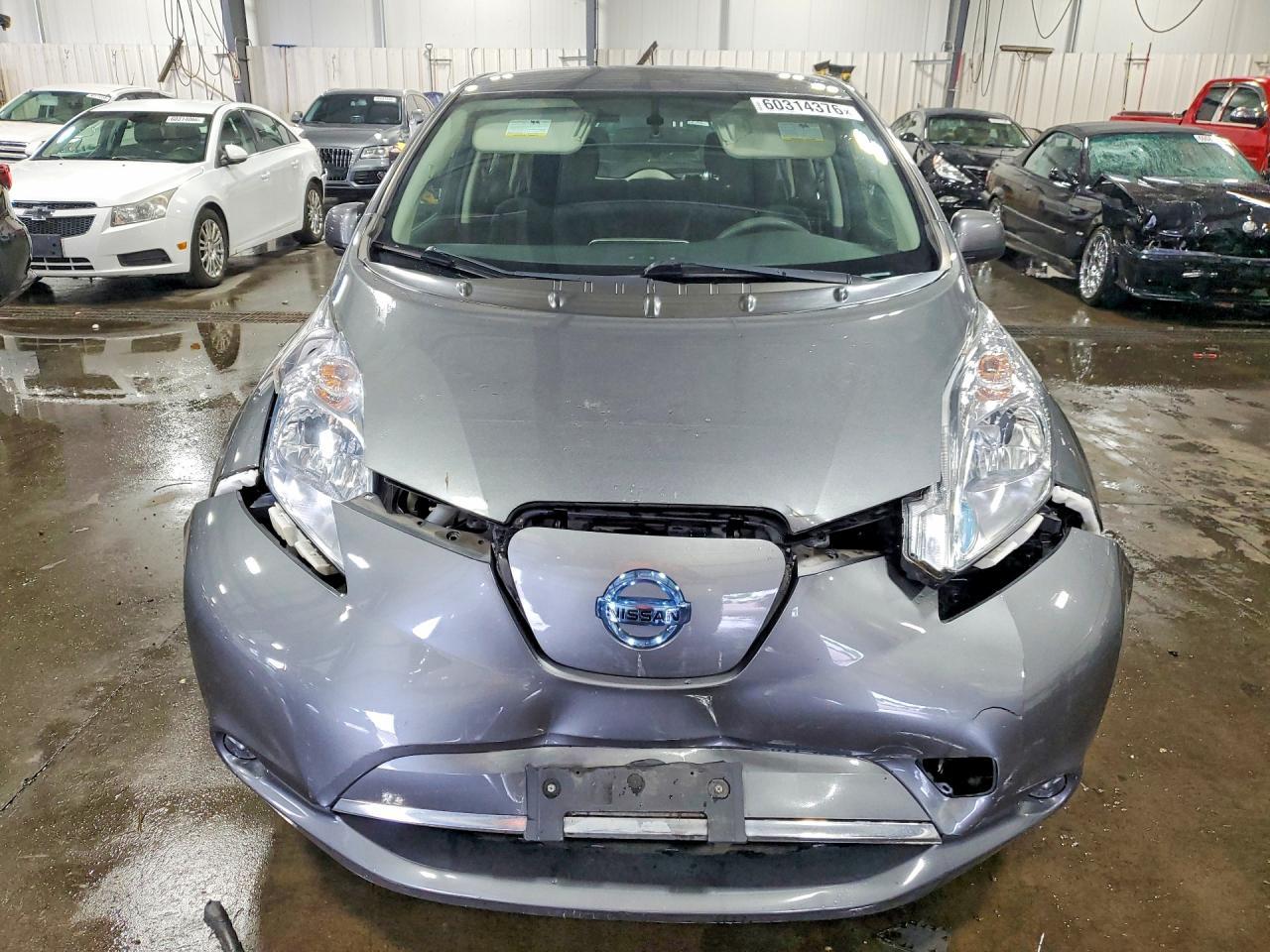 2017 Nissan Leaf S - Image 5