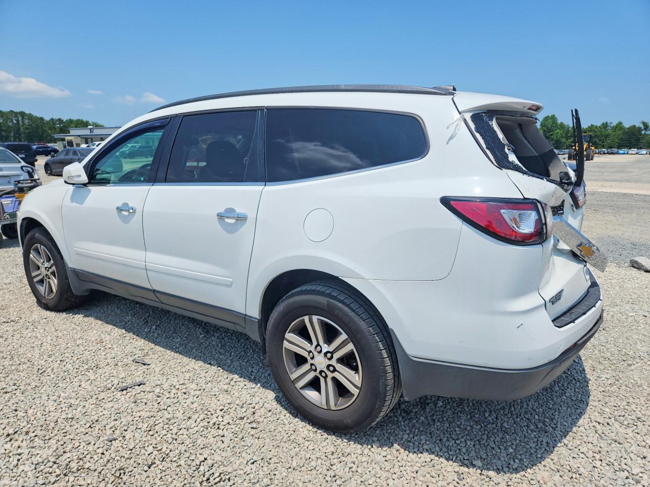 2016 Chevrolet Traverse Lt - Image 2