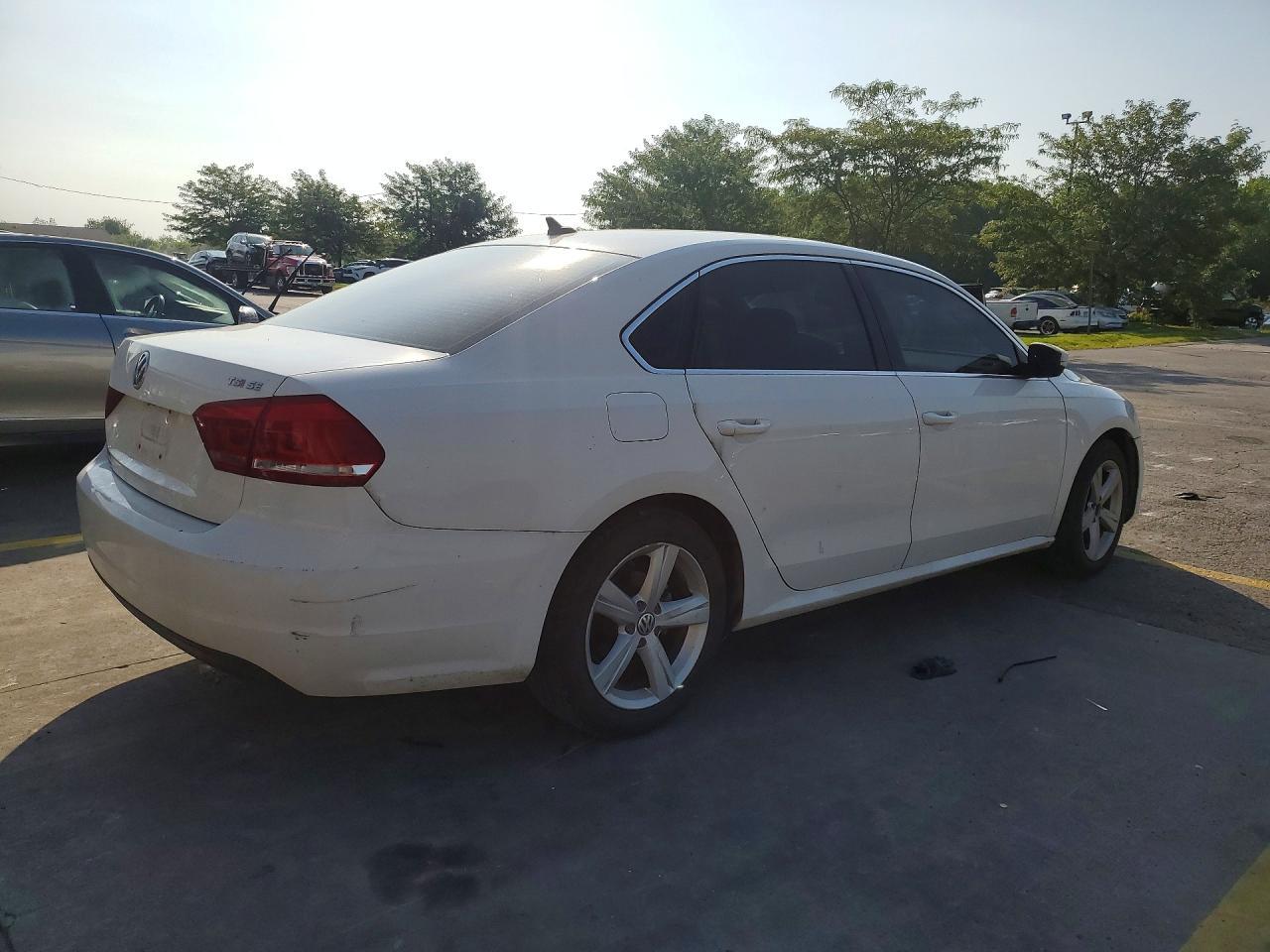 2015 Volkswagen Passat Se - Фото 3