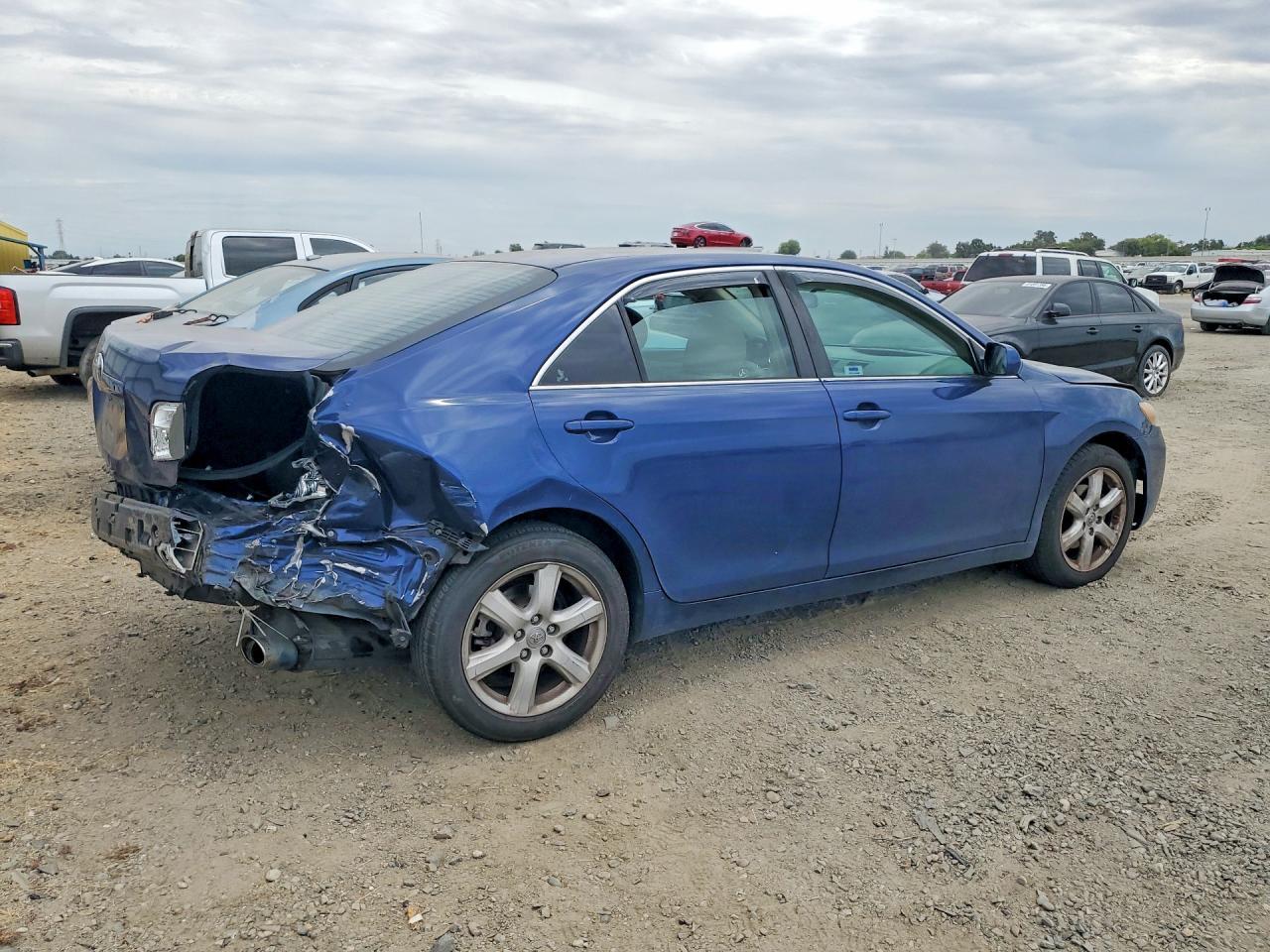 2007 Toyota Camry Le - Image 3