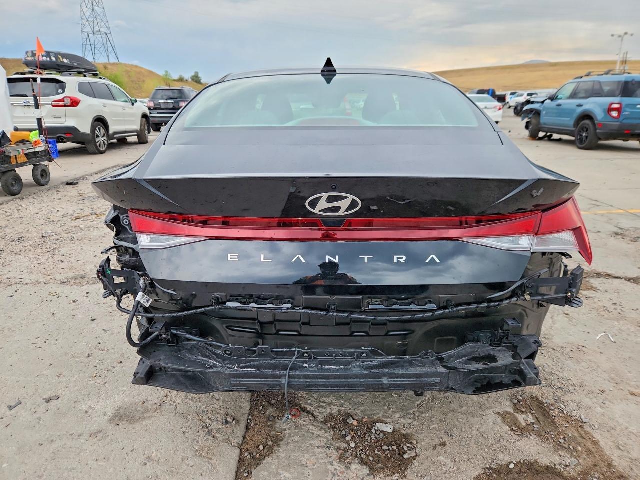 2025 Hyundai Elantra Se - Фото 6