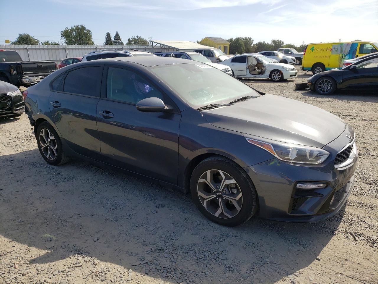 2021 Kia Forte Lxs - Фото 4