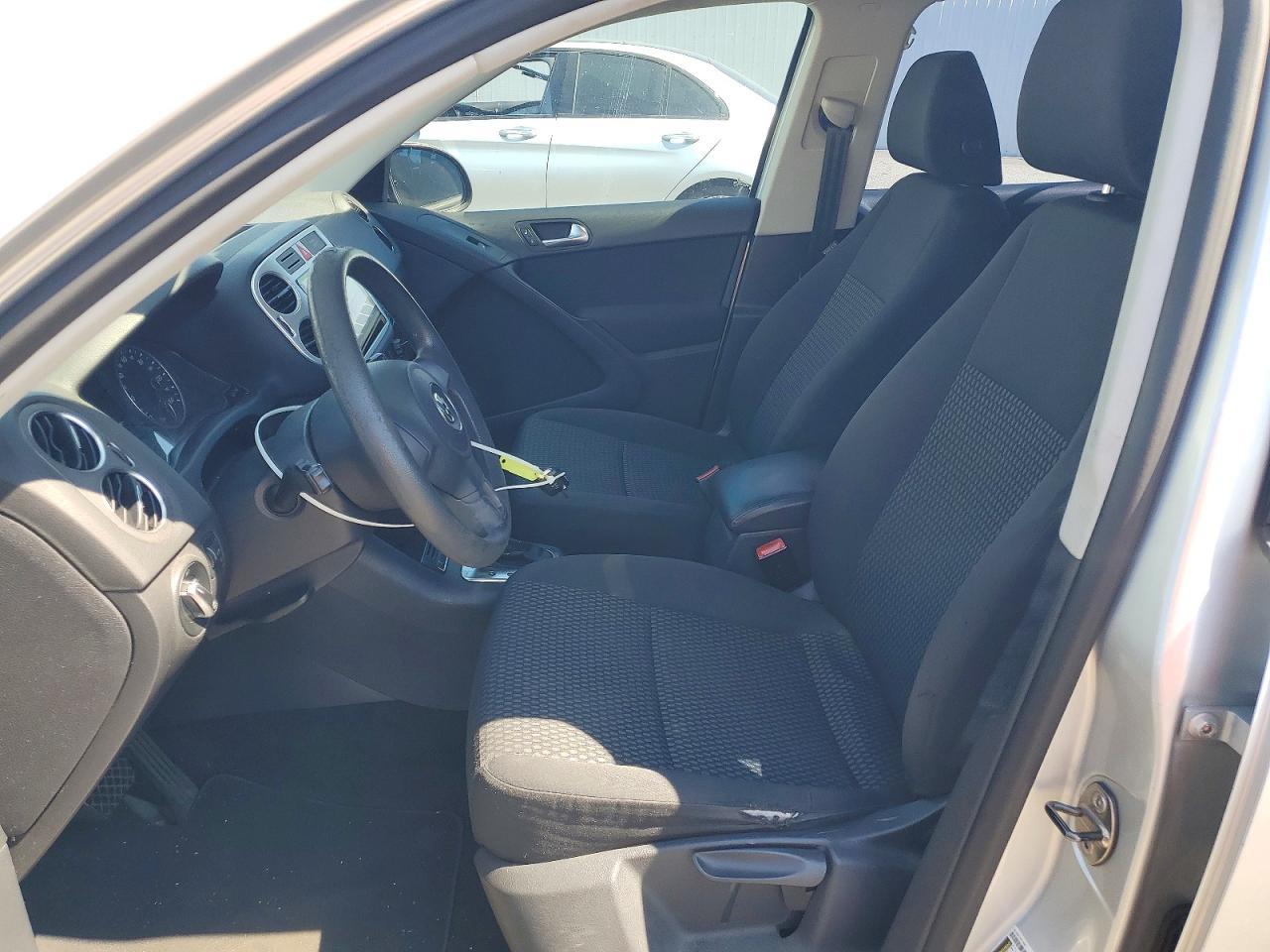 2011 Volkswagen Tiguan S - Фото 7