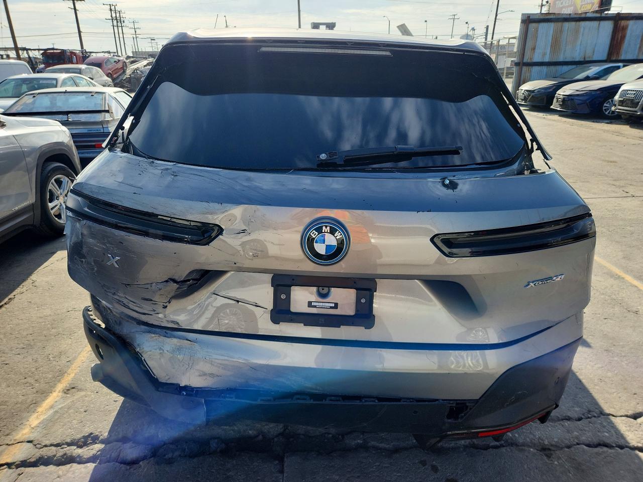2023 BMW Ix xDrive50 - Фото 6